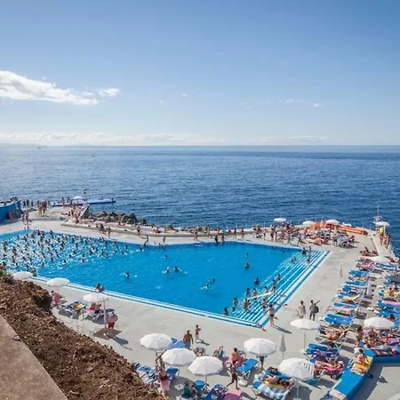 Blue Sky With Pool By Madeira 公寓 *