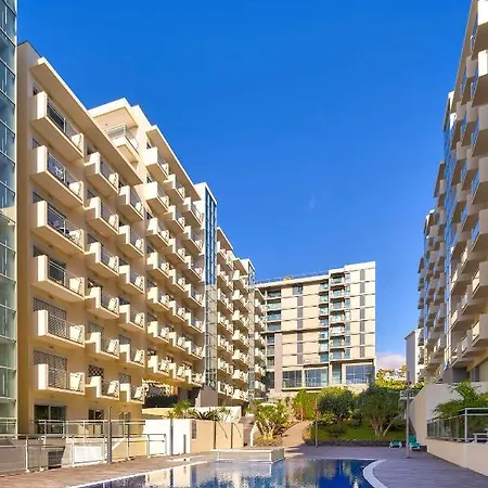 Blue Sky With Pool By Madeira דירה *